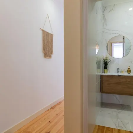 Guestready - Dazzling Apt With Private Terrace Lissabon